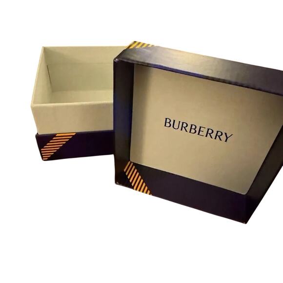 Burberry Empty Jewelry Box (1), GUC vintage - Picture 1 of 7